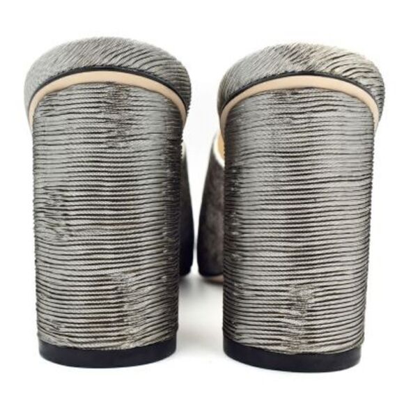 Stuart Weitzman  - Picture 4 of 6